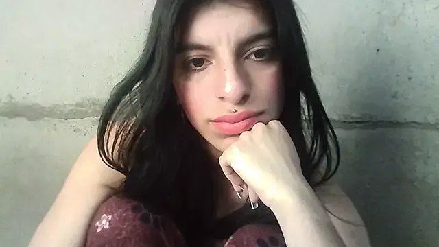 Ariell_Kieran on StripChat