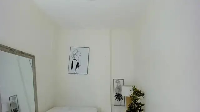 Ariella_Ruiz on StripChat