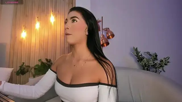 AriRobert_ on StripChat