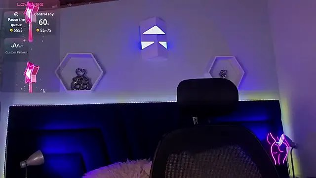 artemis_nyx on StripChat