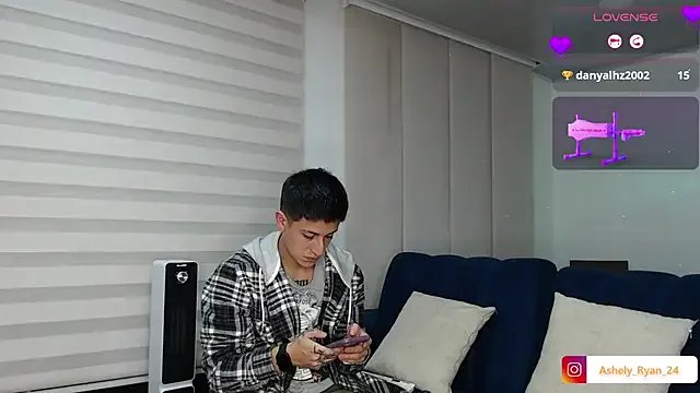 ashely_ryan24 on StripChat