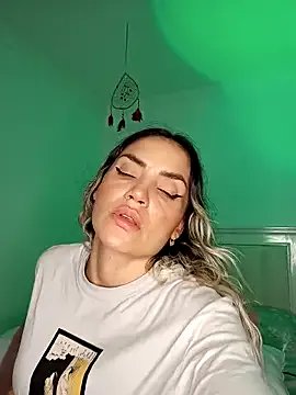 ASHLEY_BLAIR on StripChat