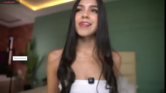 Ashley_Jones9 on StripChat