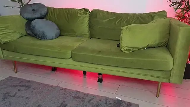 Ashley_luxx on StripChat