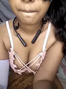 Ashugril_hot on StripChat