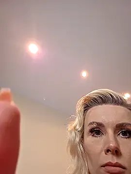 AureliaDoux on StripChat