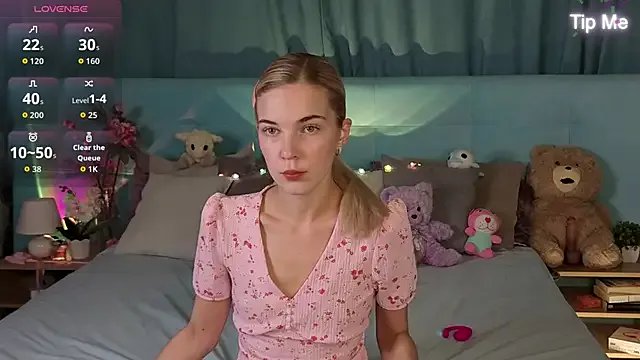 Aurora_Bennet on StripChat