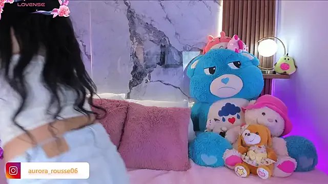 aurora_rousse on StripChat