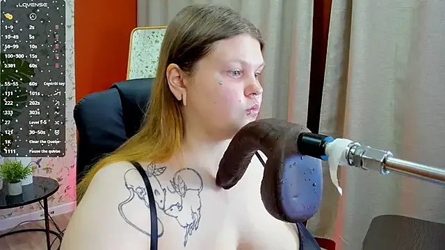 AuroraDemoni on StripChat