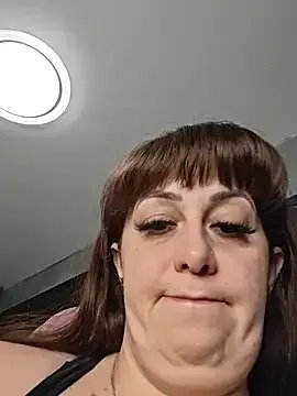 AvaDivaMilf on StripChat