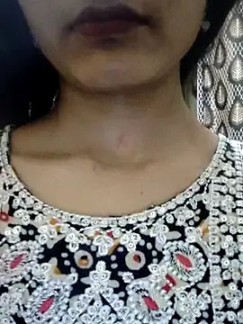 AVNEE_SHARMA on StripChat