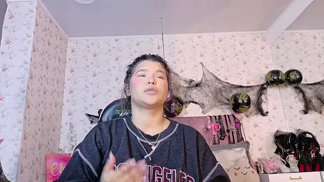 AvrillThomas on StripChat