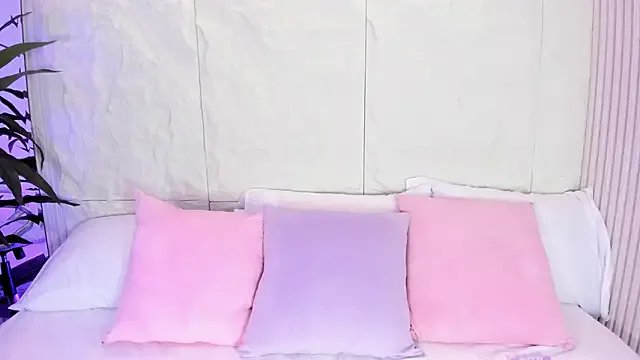 AvyMilton on StripChat