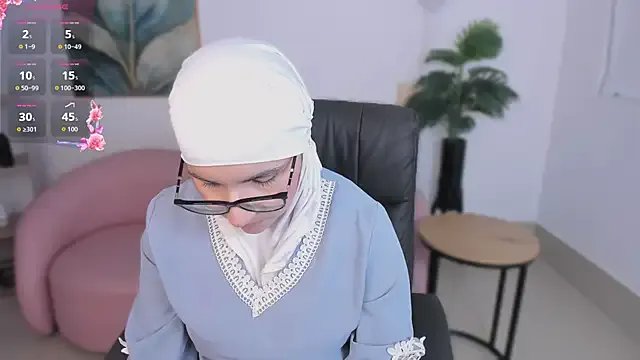 Ayha_khalaf on StripChat