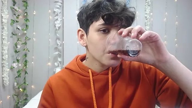 bad_giirl_ on StripChat