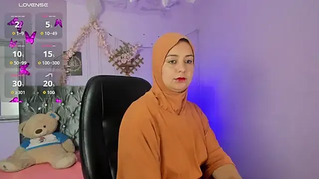 BadraSaadi on StripChat