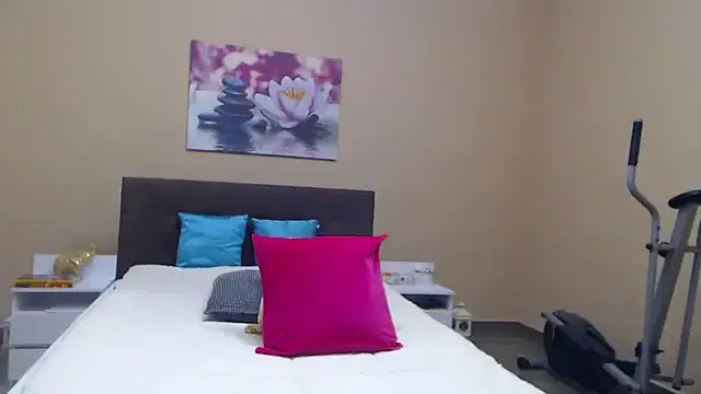 Freechat BanksAlba on StripChat