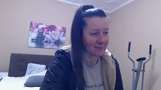 Freechat BanksAlba on StripChat