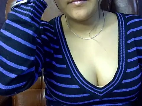Beautiful_ladki — oily boobes