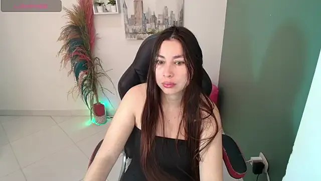 Freechat bella_99_ on StripChat