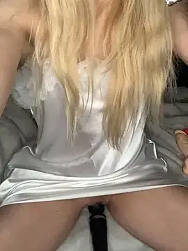 Freechat Bellalolahot on StripChat