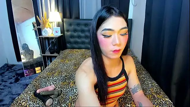 bellamoonlightX on StripChat