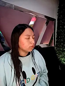 BellaRoux1 on StripChat