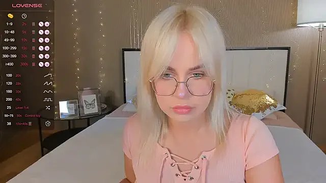 bellatip on StripChat