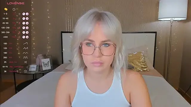 bellatip on StripChat