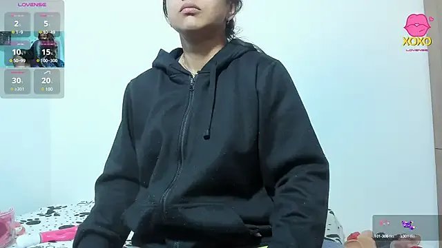 Bessie32 on StripChat