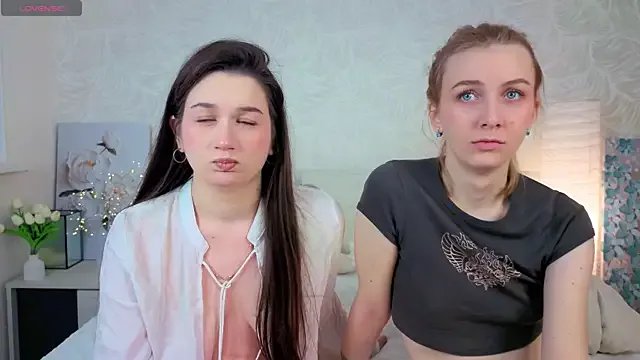 Freechat betweenUse on StripChat