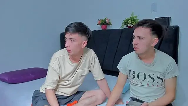 big-dicktop23 on StripChat