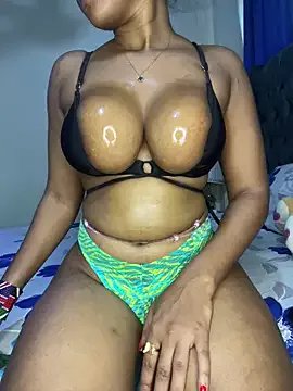 bigbooobs3 on StripChat