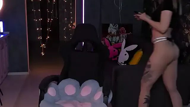 Blckmirrorr on StripChat