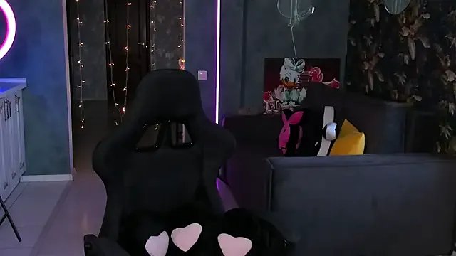 Blckmirrorr on StripChat