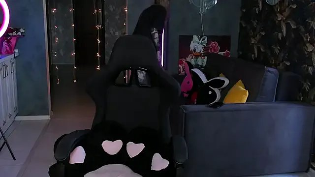 Blckmirrorr on StripChat