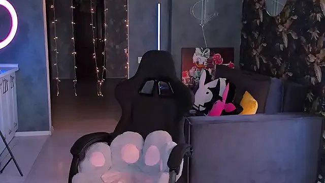 Blckmirrorr on StripChat