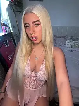 BlondeBetty — Striptease show