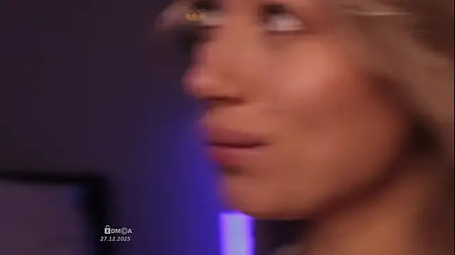 Blondie_Bunny on StripChat