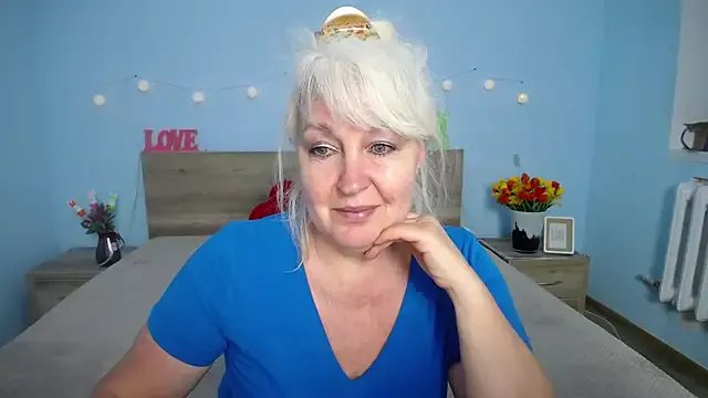 BlondyLeeBest on StripChat