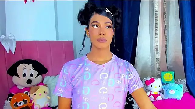 bloom444 on StripChat