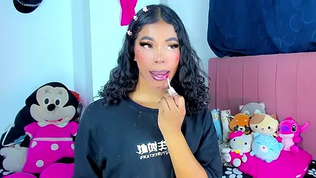 bloom444 on StripChat