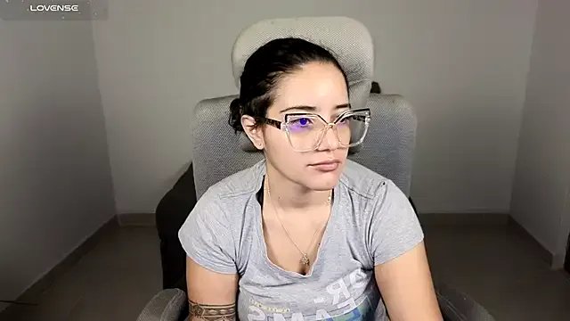 blue__moon_ on StripChat