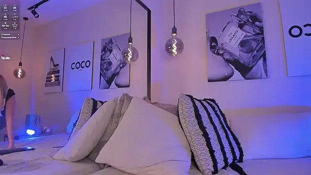 Blue_Angell on StripChat