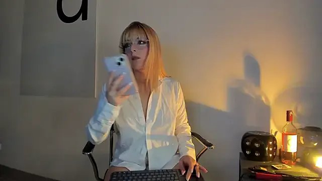 Blue_Angell on StripChat