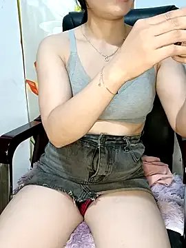 Blythe_69 on StripChat