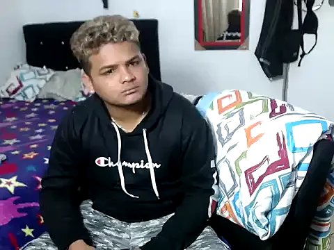 Boycuriousxxx on StripChat