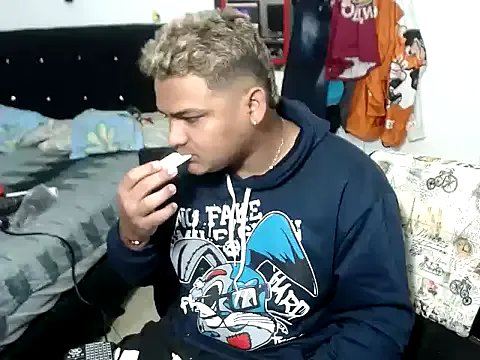 Boycuriousxxx on StripChat