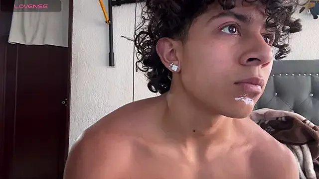 Bradley_Strong on StripChat