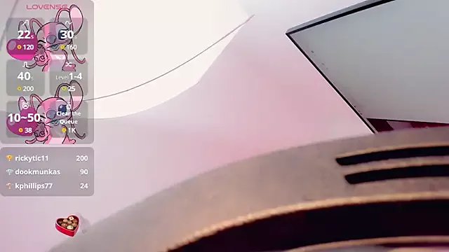 BrendaSquirtx on StripChat